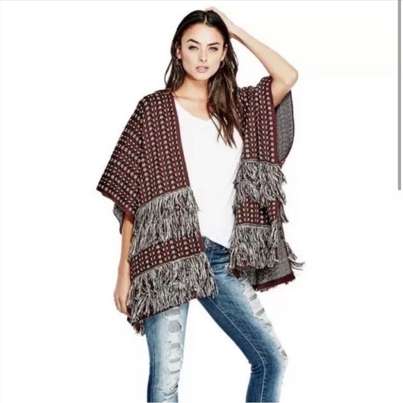 GUESS Charlotte Jacquard Poncho Jacket Cape One Size Sweater Knit Poncho - Picture 1 of 13